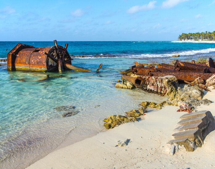 Lighthouse ruins on Half Moon Caye, Belize | Camphoto